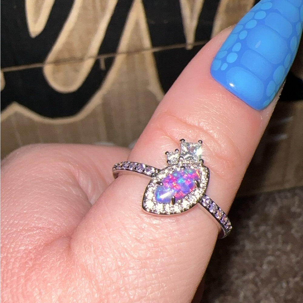 Bomb Party Elegant Silver Opal Ring